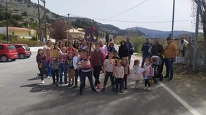 Μικροί και μεγάλοι τραγούδησαν τα κάλαντα! 