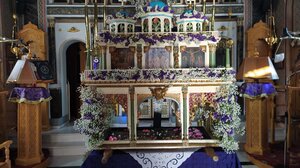  Χίος: Ο ιστορικός επιτάφιος των Μικρασιατών από την Αγία Παρασκευή του Τσεσμέ ξαναστολίστηκε σήμερα στο Καστέλο 