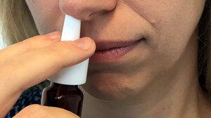 ΕΟΦ: Ανακαλείται πασίγνωστο σπρέι μύτης