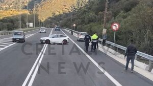 Τροχαίο στο ΒΟΑΚ - Κάθετα στο δρόμο το ΙΧ 