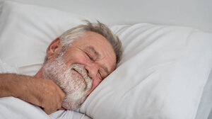 Οι 7 ώρες ύπνου είναι η ιδανική ποσότητα από τη μέση έως την τρίτη ηλικία