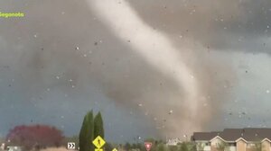 ΗΠΑ: Δεκάδες ανεμοστρόβιλοι έπληξαν κεντρικές πολιτείες