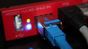 Η περιορισμένη πρόσβαση στο διαδίκτυο συνδέεται με υψηλότερα ποσοστά θανάτου από Covid-19