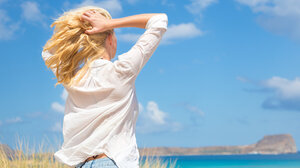 Καιρός: Δεν λέει να πέσει η θερμοκρασία στην Κρήτη και την Κυριακή