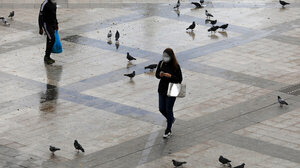 Άρση μέτρων: Σε ποιους χώρους αναμένεται να είναι υποχρεωτική η μάσκα και το καλοκαίρι