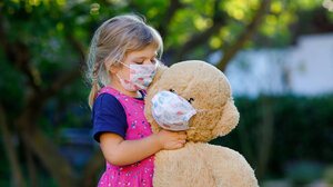 Διευκρινίσεις για τις μάσκες: "Είναι λάθος να λέμε ότι τις βγάζουμε"