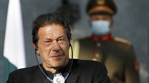 Πακιστάν: Ο πρωθυπουργός 'Ιμραν Χαν ανατράπηκε με πρόταση μομφής