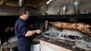 Πάσχα 2022: Στον «αέρα» η τιμή του οβελία