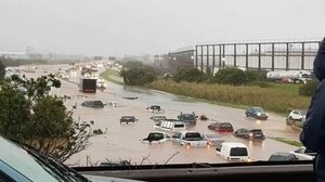 Τουλάχιστον 45 νεκροί από πλημμύρες και κατολισθήσεις στη Νότια Αφρική