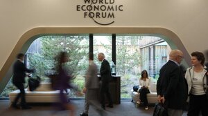 Νταβός: Με διαδηλώσεις εκατομμυριούχων και χωρίς Ρώσους ολιγάρχες