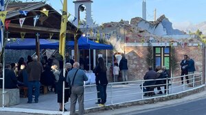 Πλήθος κόσμου στον εσπερινό για την Αγία Φωτεινή τη Σαμαρείτιδα