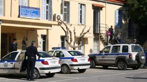 Διαμαρτυρία για τον 31χρονο τραυματία αστυνομικό στο Ρέθυμνο