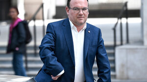 Αρνείται ότι βίασε δύο καταγγέλλουσες ο υπ. Αλληλεγγύης & Ατόμων με Αναπηρία