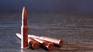 Βρέθηκαν πάνω του δεκάδες φυσίγγια 