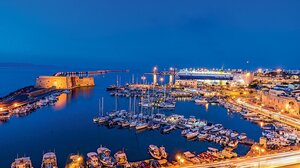 Καθαρίζουν το ενετικό λιμάνι, το Σάββατο