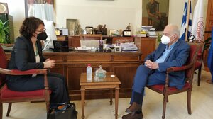 Στη Λότζια η Πρέσβης της Ιρλανδίας στην Ελλάδα - Συνάντηση με τον Β. Λαμπρινό 