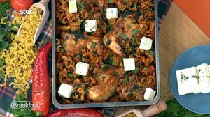 Χυλοπίτες με κοκκινιστό κοτόπουλο σπανάκι και φέτα