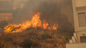 ΔΕΔΔΗΕ για φωτιά στη Βούλα: Καμία ένδειξη πως ξεκίνησε από υποσταθμό