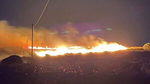 Μεγάλη φωτιά στην Πάρο – Ορατή μέχρι τη Νάξο