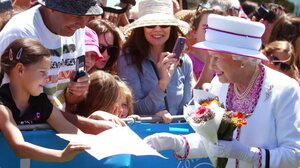 Ευχαριστήριο μήνυμα της Βασίλισσας Ελισάβετ για το Πλατινένιο Ιωβηλαίο: «Εμπνέομαι από την καλή θέληση»