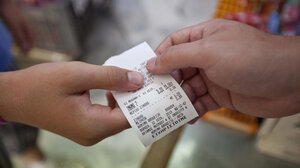 Appodixi: Αμοιβή έως 3.000 ευρώ για όσους αποκαλύπτουν μαϊμού-αποδείξεις μέσω κινητού