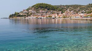 Χωρίς εισοδηματικά κριτήρια η επιδότηση για διακοπές σε Σάμο και Βόρεια Εύβοια