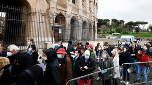 Ανεβαίνουν τα κρούσματα κορωνοϊού στην Ιταλία ύστερα από εβδομάδες υποχώρησης