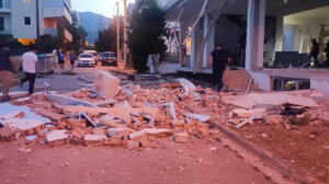 Έκρηξη στο Μενίδι: Μυστήριο με φορτηγό γεμάτο λαθραία τσιγάρα