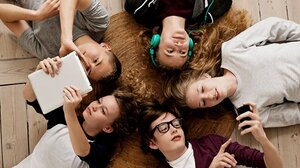 Πότε έφυγαν οι Ευρωπαίοι νέοι από το σπίτι-Το χάσμα ανδρών και γυναικών