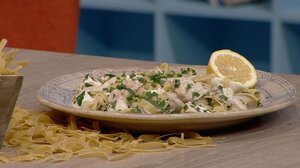 Χωριάτικο κοτόπουλο με φλωμάρια Λήμνου και καλαθάκι