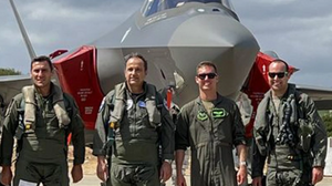 Φωτογραφίες: Ο αρχηγός ΓΕΑ μετείχε σε εναέρια μάχη εναντίον F-35 