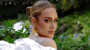 Adele: Το τηλεφώνημα στον σύντροφο της την ώρα live συνέντευξης