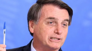 Αινιγματικός ο Μπολσονάρου: «Ξέρω πώς μπορεί να τερματιστεί ο πόλεμος στην Ουκρανία»