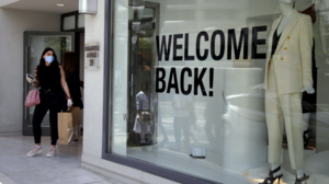 Ανοιχτά καταστήματα τις Κυριακές: Τι προβλέπει το νομοσχέδιο