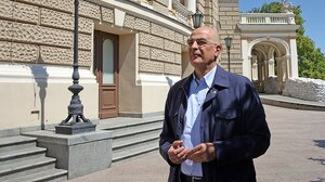 Αιφνιδιαστικά στην Οδησσό ο Νίκος Δένδιας