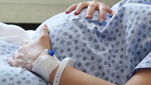 Ισπανία: Έδεσαν τα χέρια εγκύου και της έκαναν καισαρική χωρίς τη συγκατάθεσή της