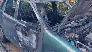 Αυτοκίνητο παραδόθηκε στις φλόγες