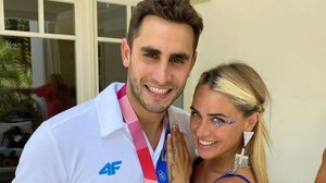 Στα Χανιά για τις τελευταίες λεπτομέρειες του γάμου, η Κόνι Μεταξά και ο Μάριος Καπότσης