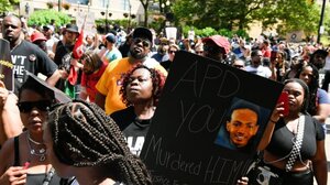 ΗΠΑ: Βίντεο «καίνε» οχτώ αστυνομικούς για τη δολοφονία 25χρονου Αφροαμερικανού