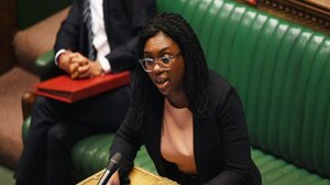 Η Κέμι Μπέιντενοχ στην κούρσα για τη διαδοχή του Μπόρις Τζόνσον