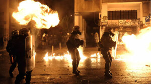 Αλέξανδρος Γρηγορόπουλος: Επεισόδια στα Εξάρχεια – Επιθέσεις με μολότοφ σε διμοιρίες των ΜΑΤ