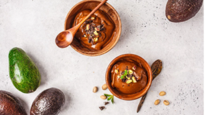 Ελαφριά μους σοκολάτας με αβοκάντο και μπανάνα