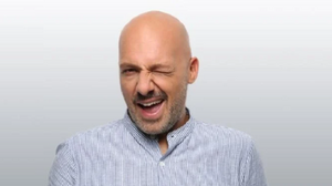 Ο Μουτσινάς επιστρέφει στα φώτα της σκηνής - Μαζί του η Μαρία Σολωμού