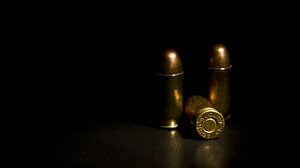 Σφαίρα καρφώθηκε μέσα στο σπίτι τους - Συνελήφθη ο γείτονας