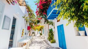 Πάρος και Μήλος προβάλλονται σε διεθνή ΜΜΕ