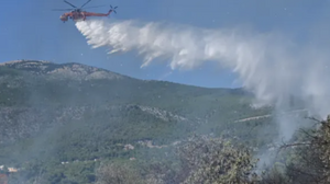 Φωτιές: Σε εξέλιξη η πυρκαγιά στο Πόρτο Γερμενό, καλύτερη η εικόνα στον Πύργο Ηλείας