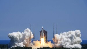 Περιμένοντας τα συντρίμμια κινεζικού πυραύλου να πέσουν στη Γη