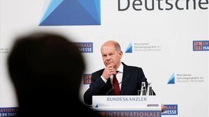 Σολτς: Ο Πούτιν υπολόγιζε στην αδυναμία μας, αλλά έκανε λάθος