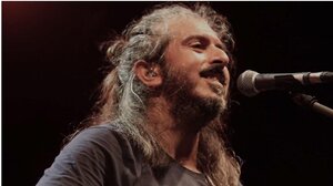 Ο κόσμος του Γιάννη Χαρούλη και ο κόσμος του