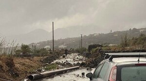 Ιταλία: Ισχυρές βροχοπτώσεις στα νότια - Χείμαρροι παρέσυραν αυτοκίνητα